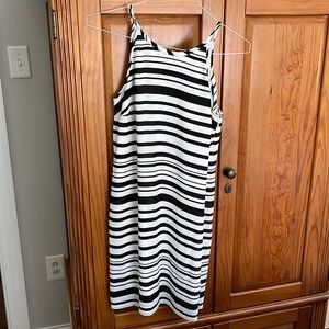 Black and white striped dress from banana republic size for worn once